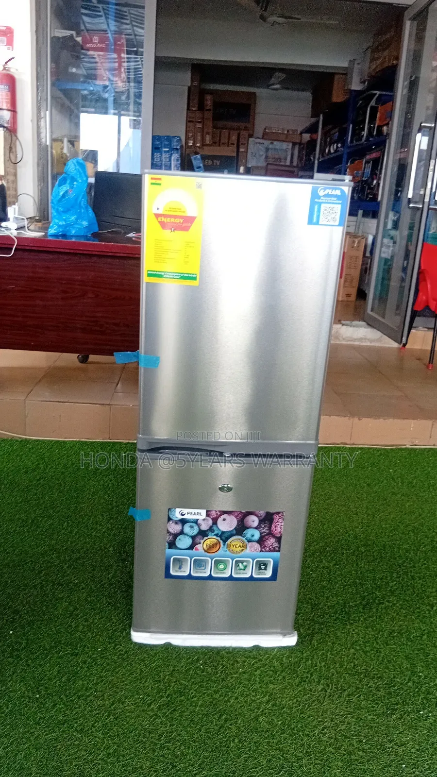 125l Refrigerator Ideal for Small Families 