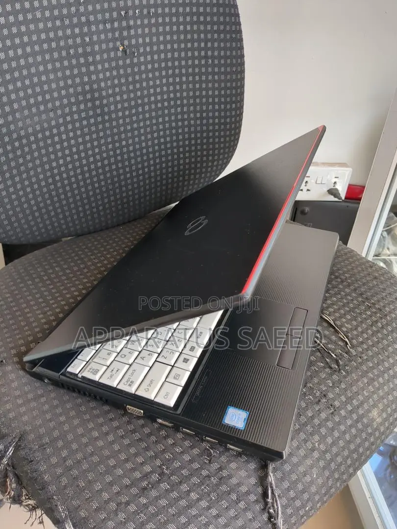 Laptop Fujitsu Lifebook A557 4GB Intel Core i5 HDD 320GB