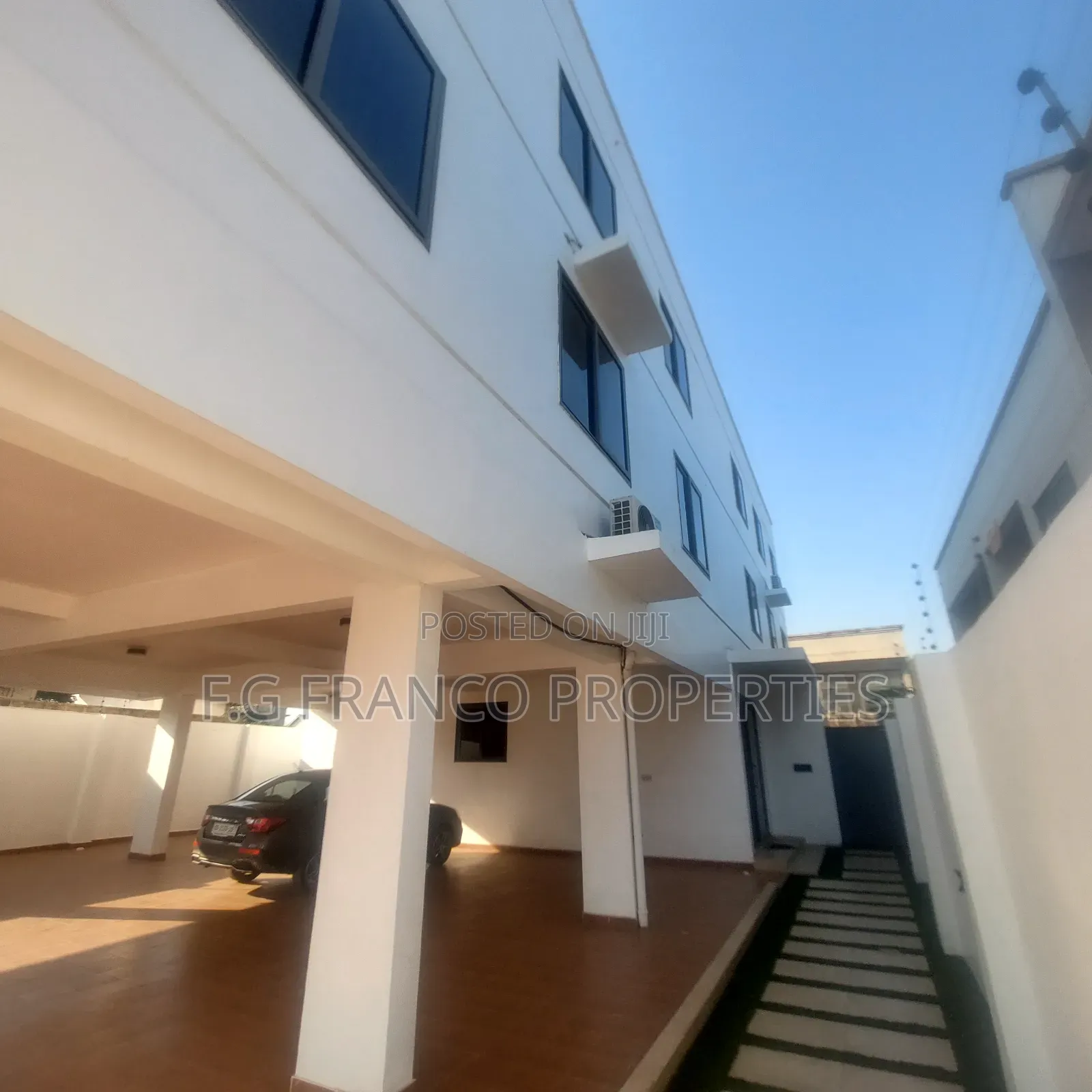 2bdrm Apartment in Kg. Franco, Airport Residential Area for rent