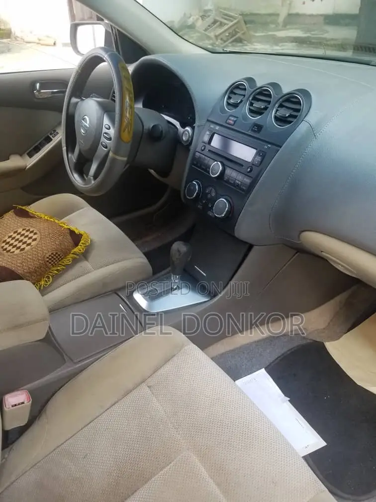 Nissan Altima 2010 Gray