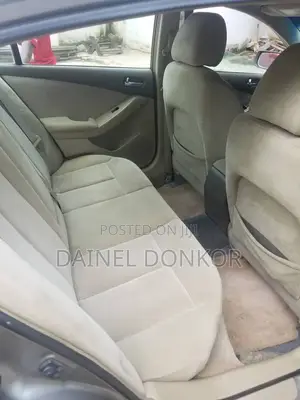 Nissan Altima 2010 Gray