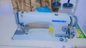 Almost New Industrial Sewing Machine – Barely Used
