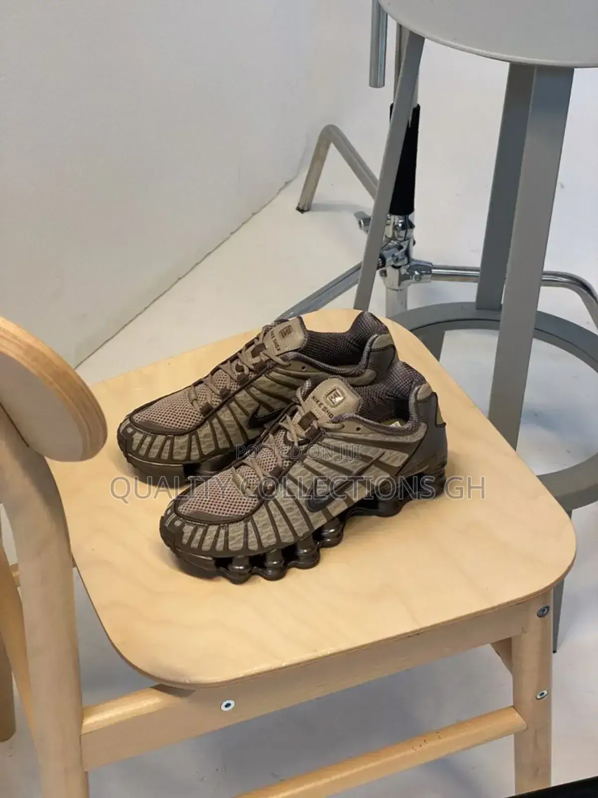 Nike Shox Khaki