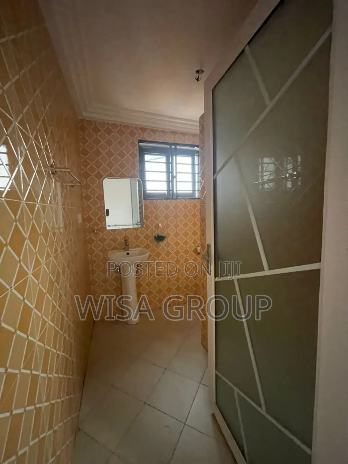 3bdrm Duplex in Wisa Group, Accra Metropolitan for rent