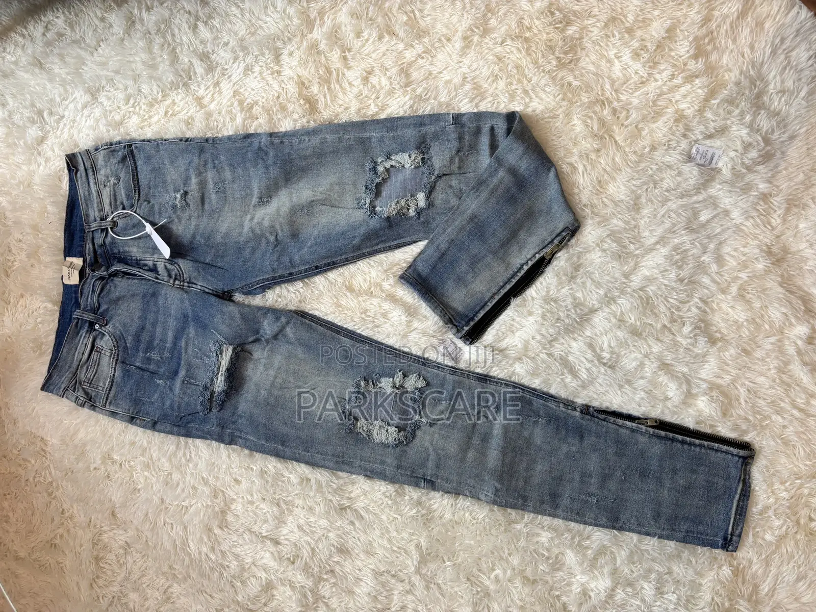 Men Jeans Available in Different Sizes