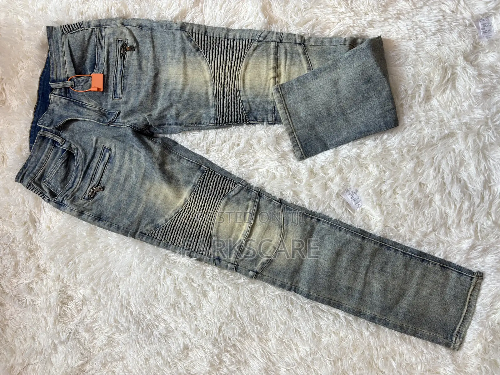 Men Jeans Available in Different Sizes