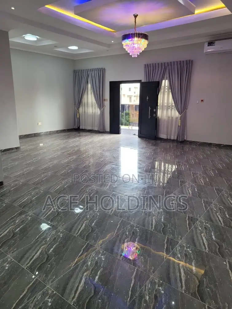 3bdrm Apartment in Tse Addo, Tseaddo for rent
