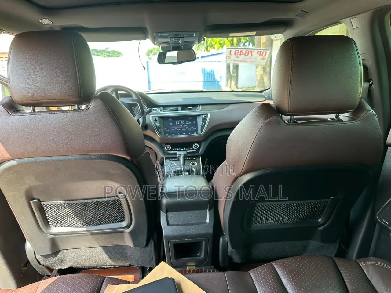 Land Rover Discovery 2016 Gold