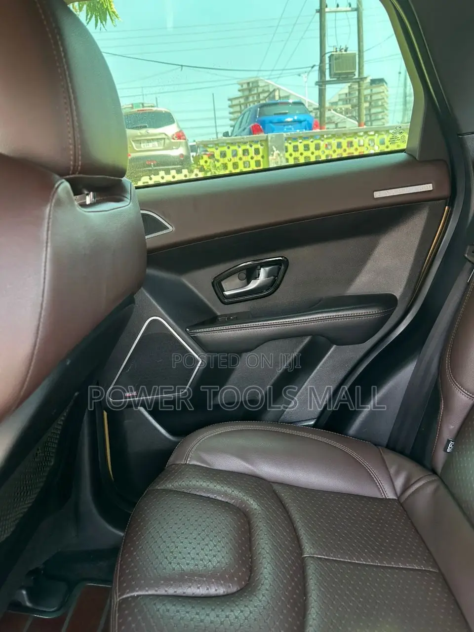 Land Rover Discovery 2016 Gold