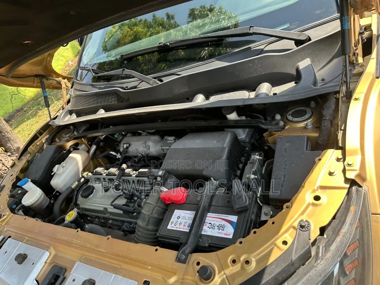Land Rover Discovery 2016 Gold