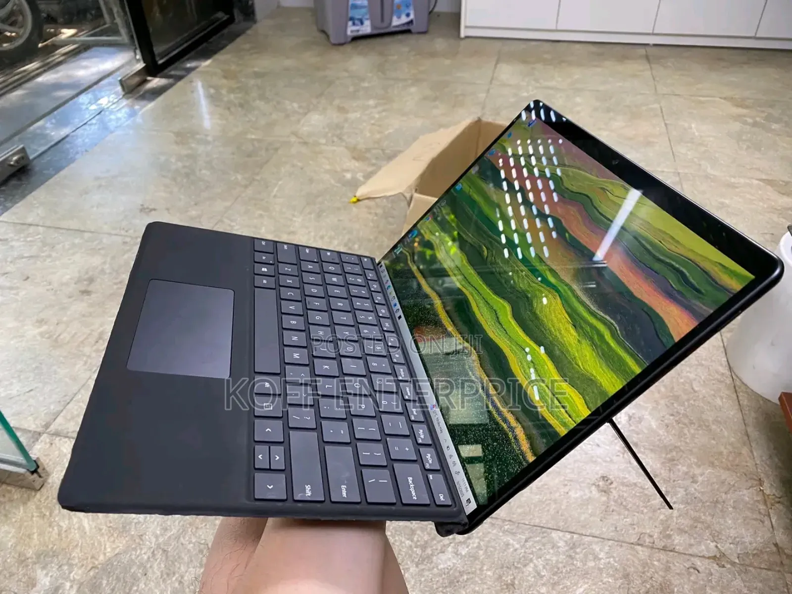 New Laptop Microsoft Surface Pro 16GB Intel Core I7 SSHD (Hybrid) 512GB