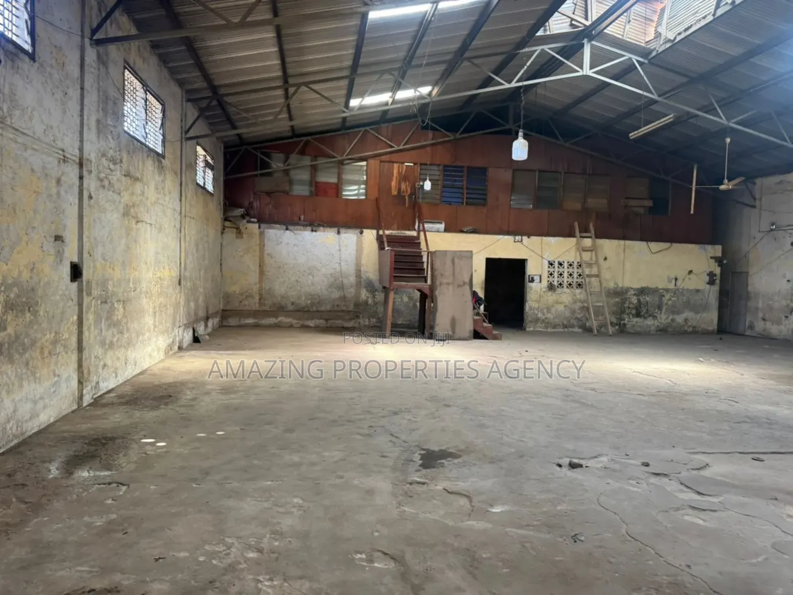 For Rent 800 SQM and 600 SQM Warehouse for Rent at Circle