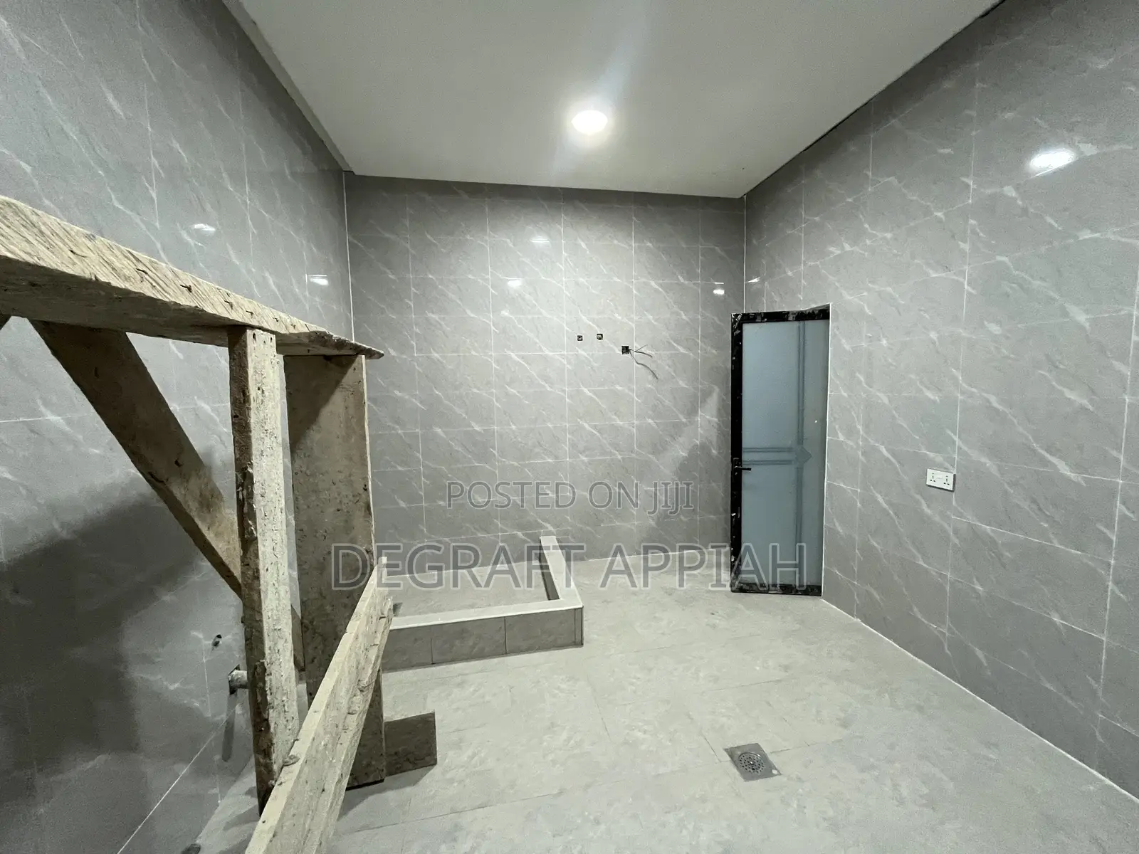 5bdrm House in Ipt, Denkyemuoso, Kumasi Metropolitan for sale