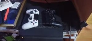 Ps4 Slim Jailbreak With 2 Controllers and Games