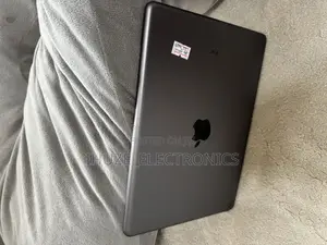 Apple iPad 10.2 (2019) 32 GB Gray