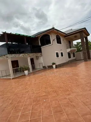 5bdrm House in Amasaman for sale