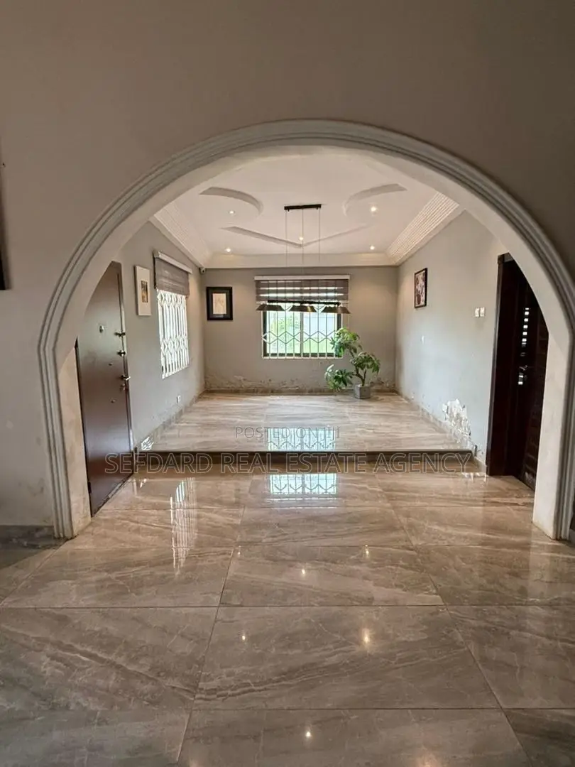 5bdrm House in Amasaman for sale