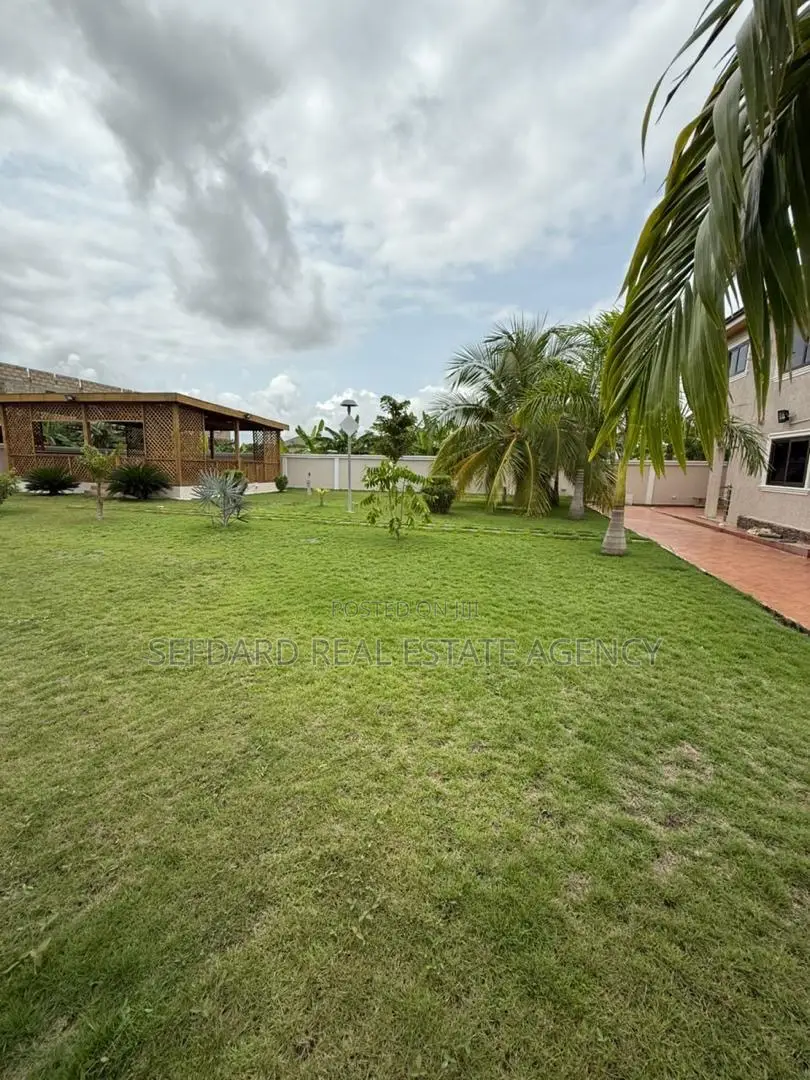 5bdrm House in Amasaman for sale