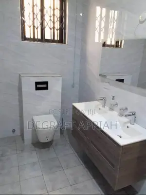 7bdrm House in Ahodwo Nhyieso, Kumasi Metropolitan for sale