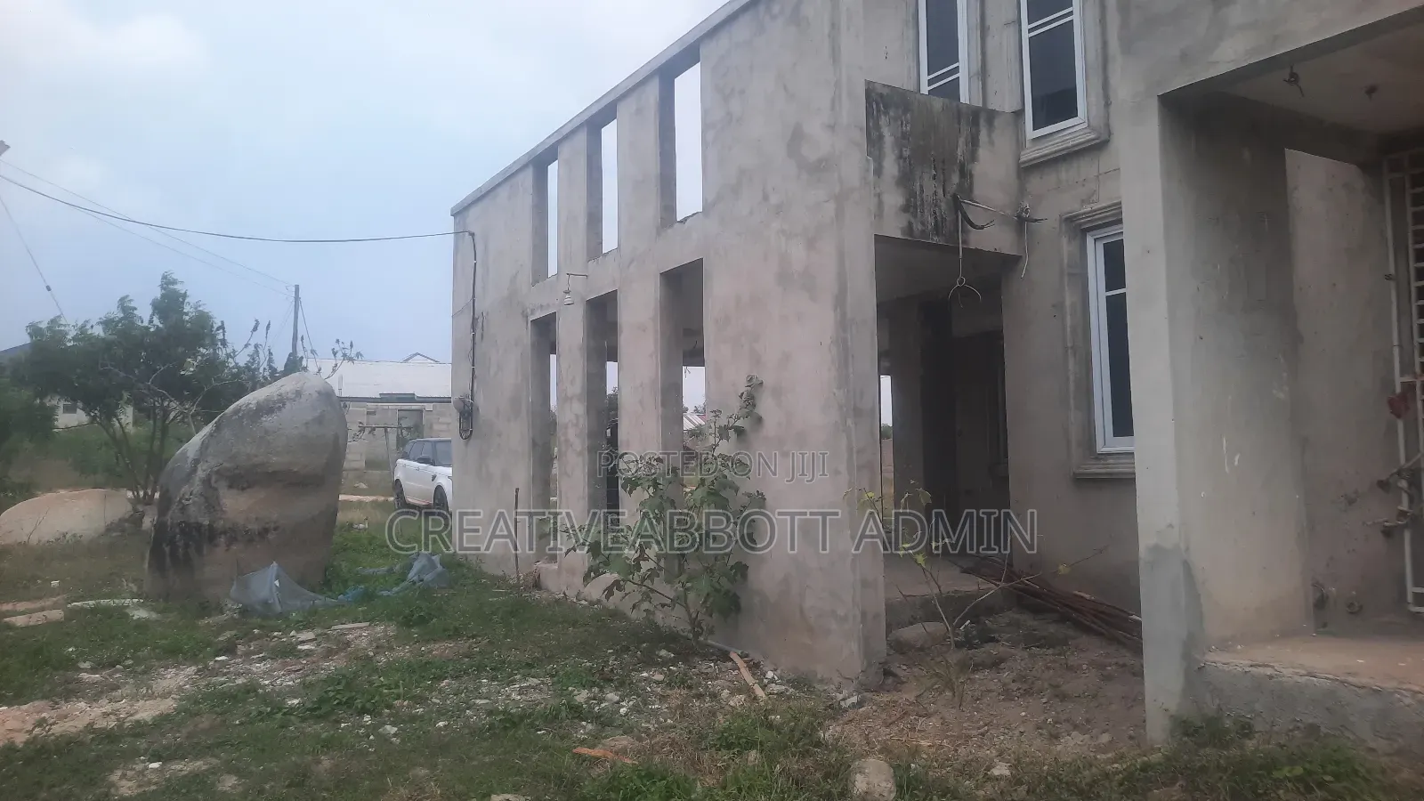 4bdrm Mansion in Highway Close, Gomoa East for sale