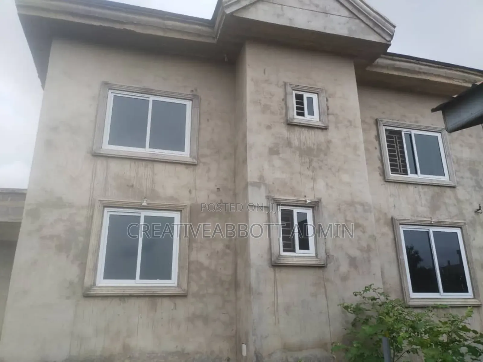 4bdrm Mansion in Highway Close, Gomoa East for sale