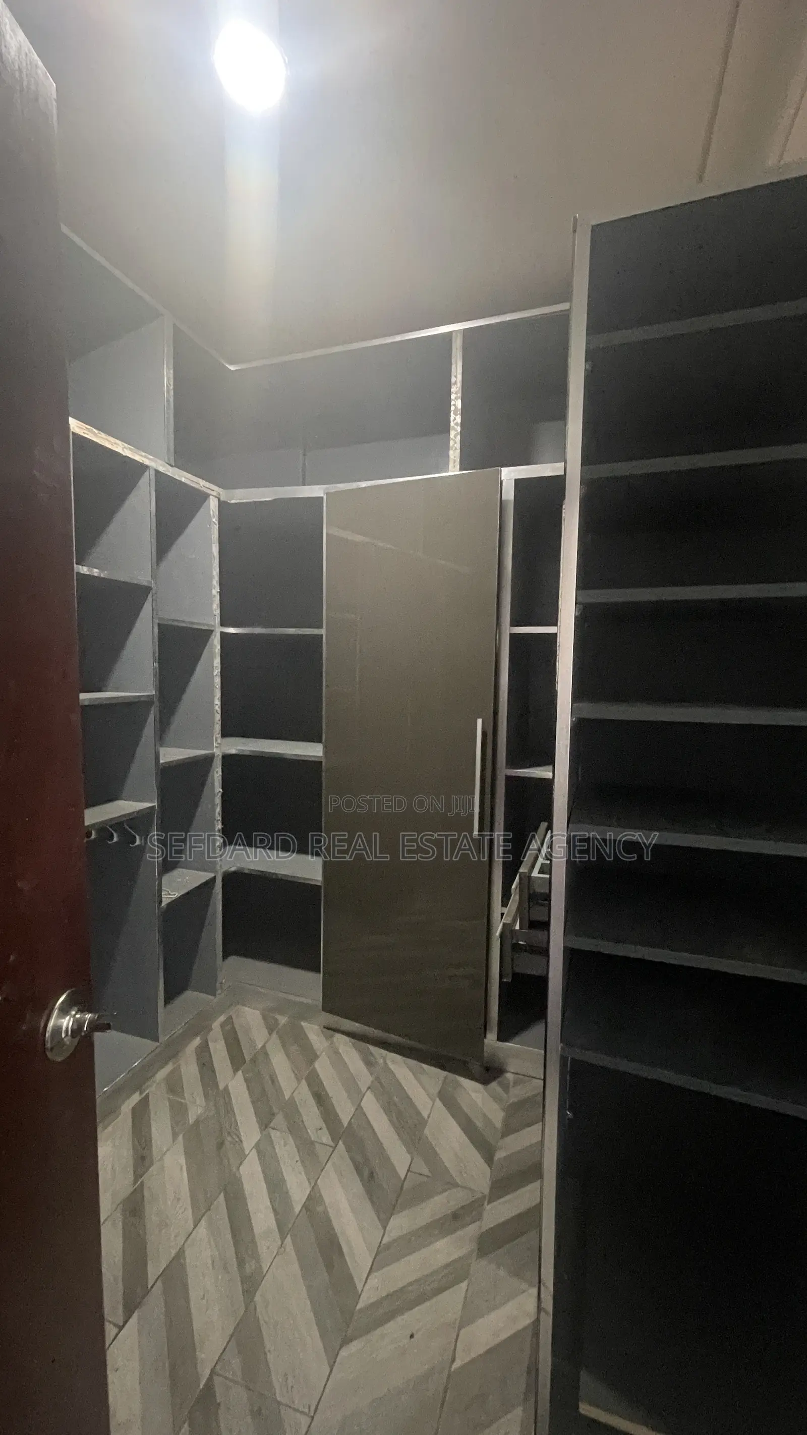 5bdrm House in Amasaman for sale