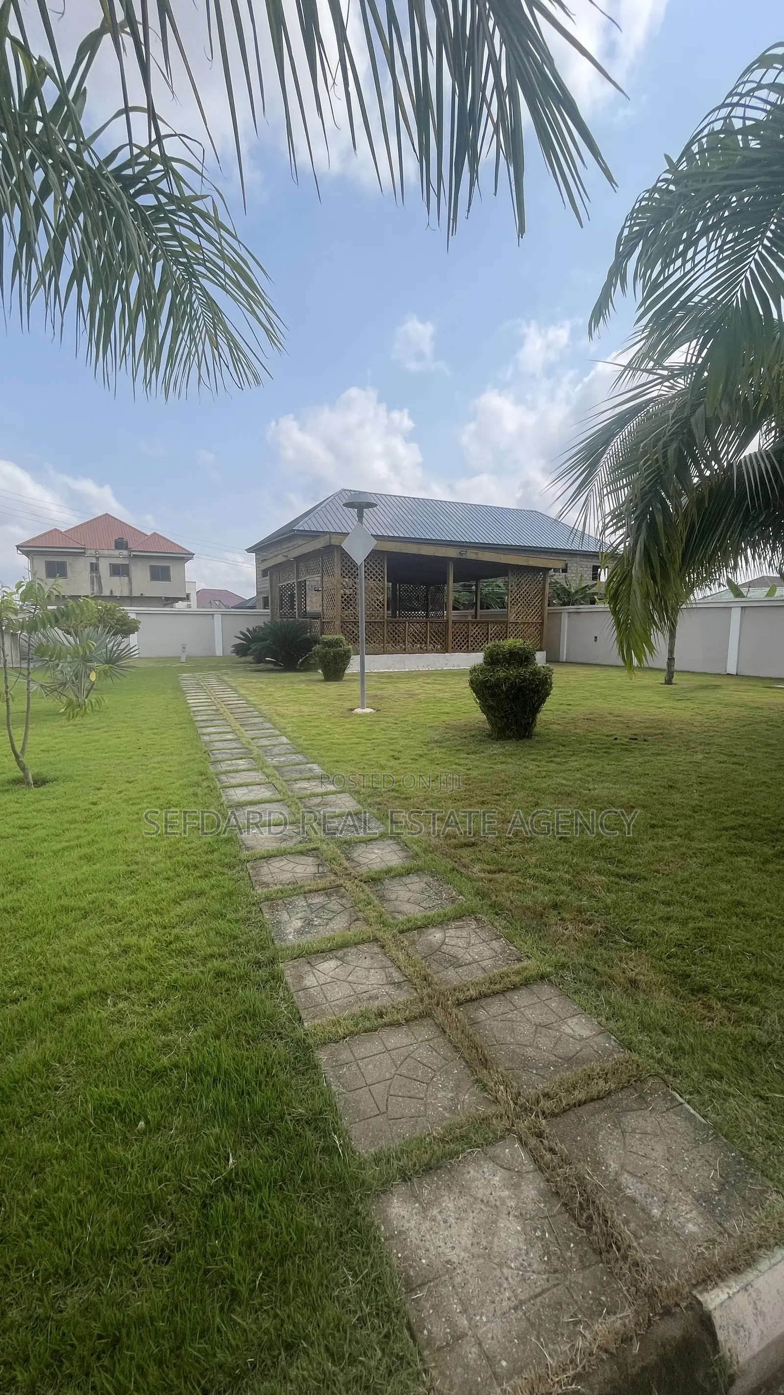 5bdrm House in Amasaman for sale
