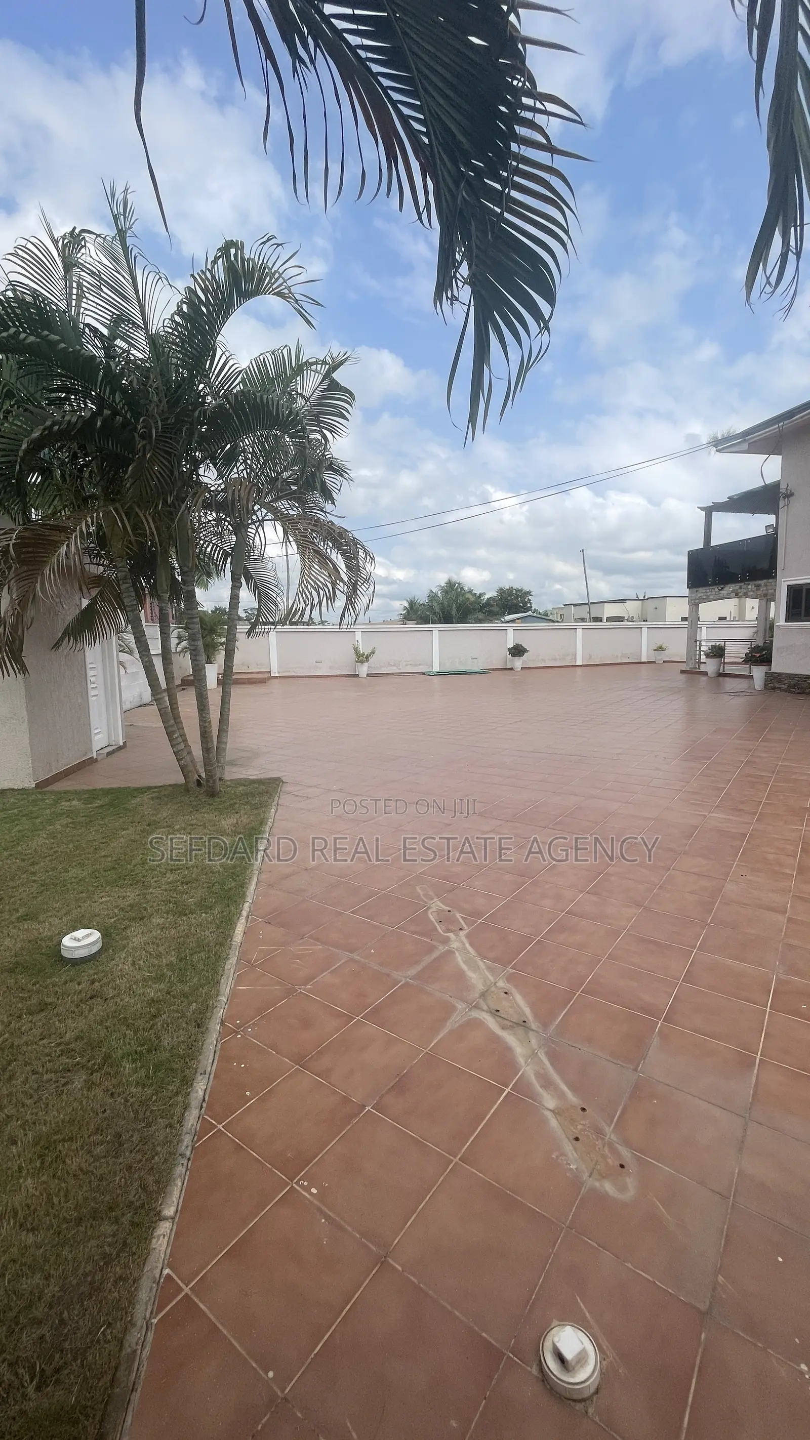5bdrm House in Amasaman for sale