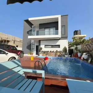 4bdrm Duplex in Hometrust Properties, American House for sale