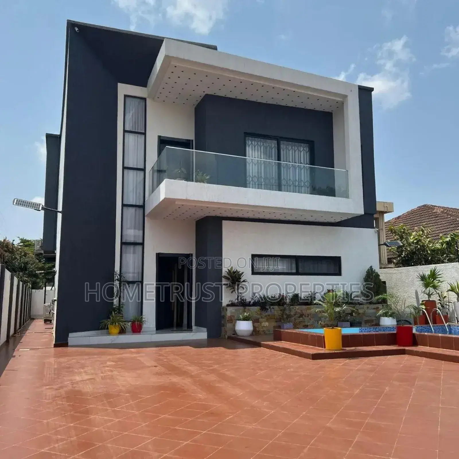 4bdrm Duplex in Hometrust Properties, American House for sale