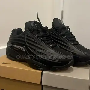 Nocta Hot Step Black