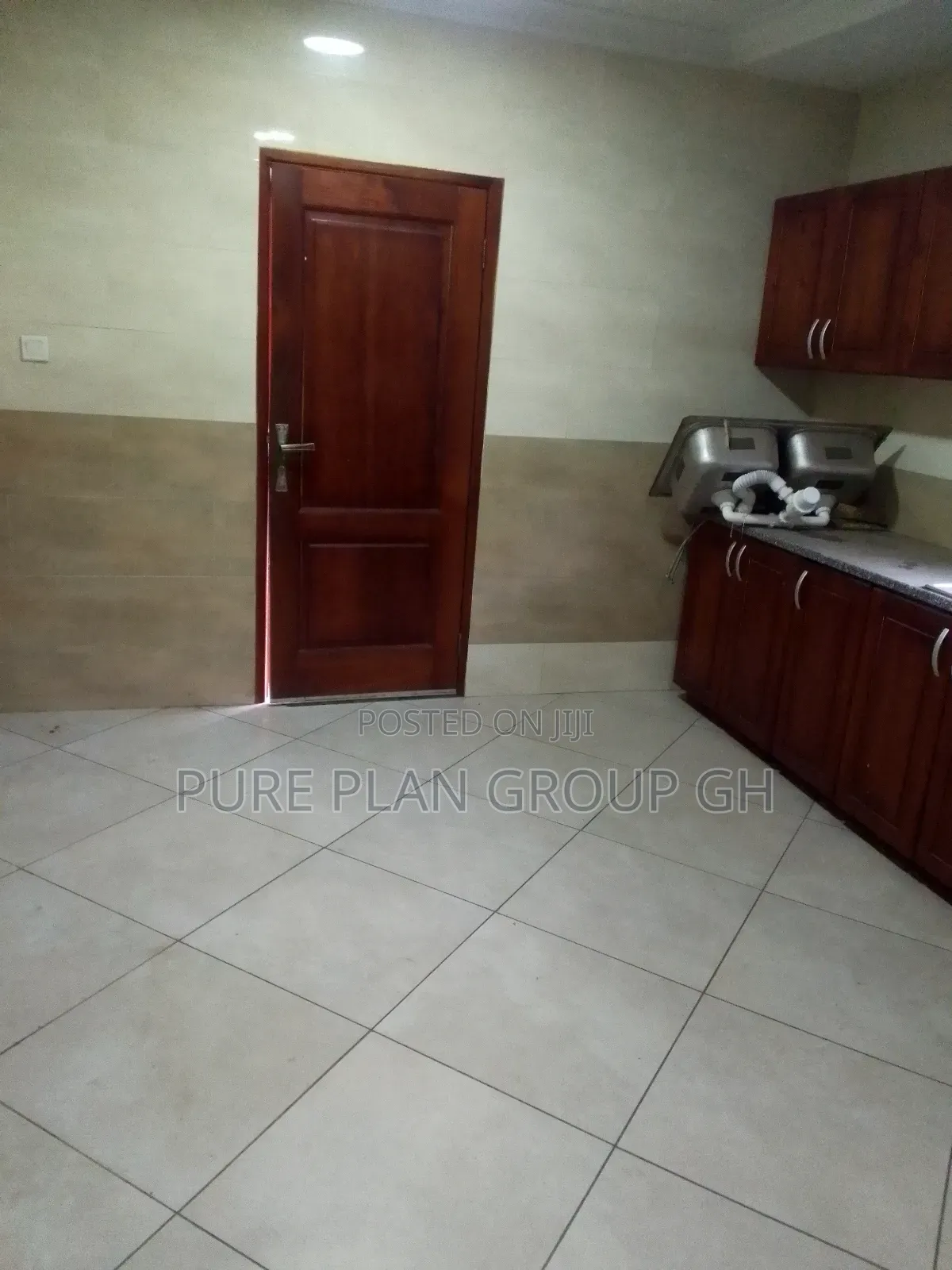 3bdrm House in Pokuase Afiaman for rent