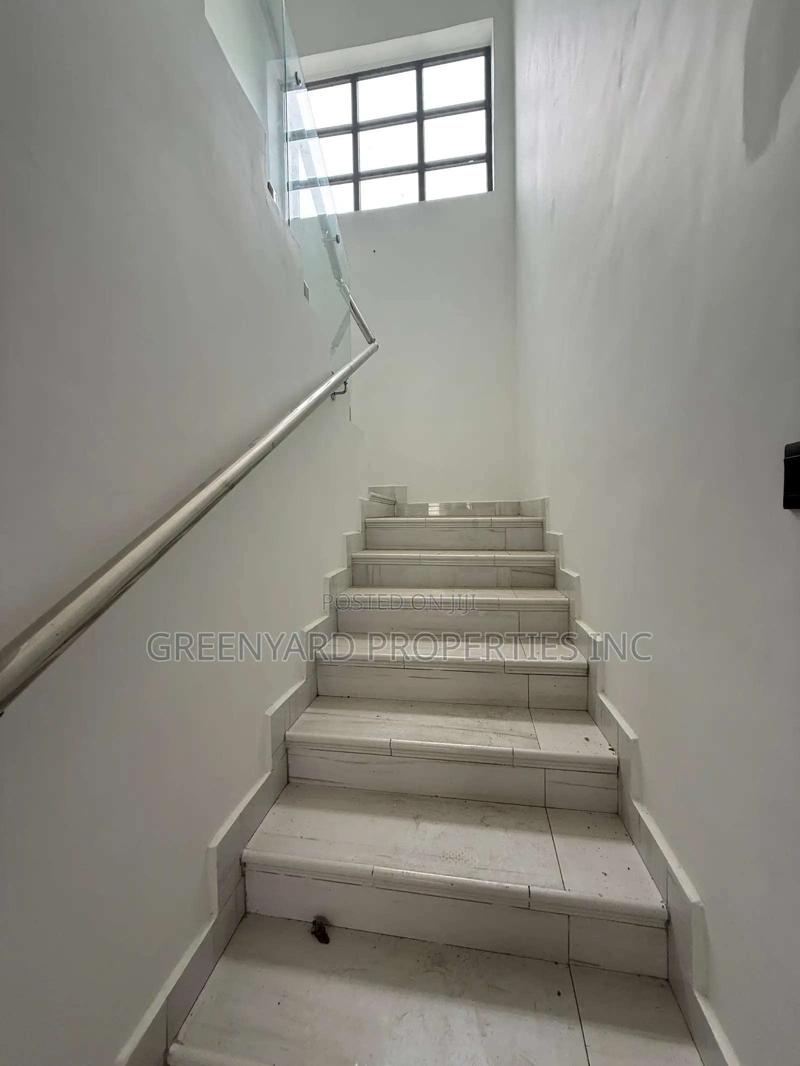 4bdrm House in Aviation, Adenta for rent