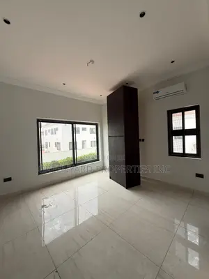 4bdrm House in Aviation, Adenta for rent
