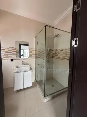 4bdrm House in Aviation, Adenta for rent