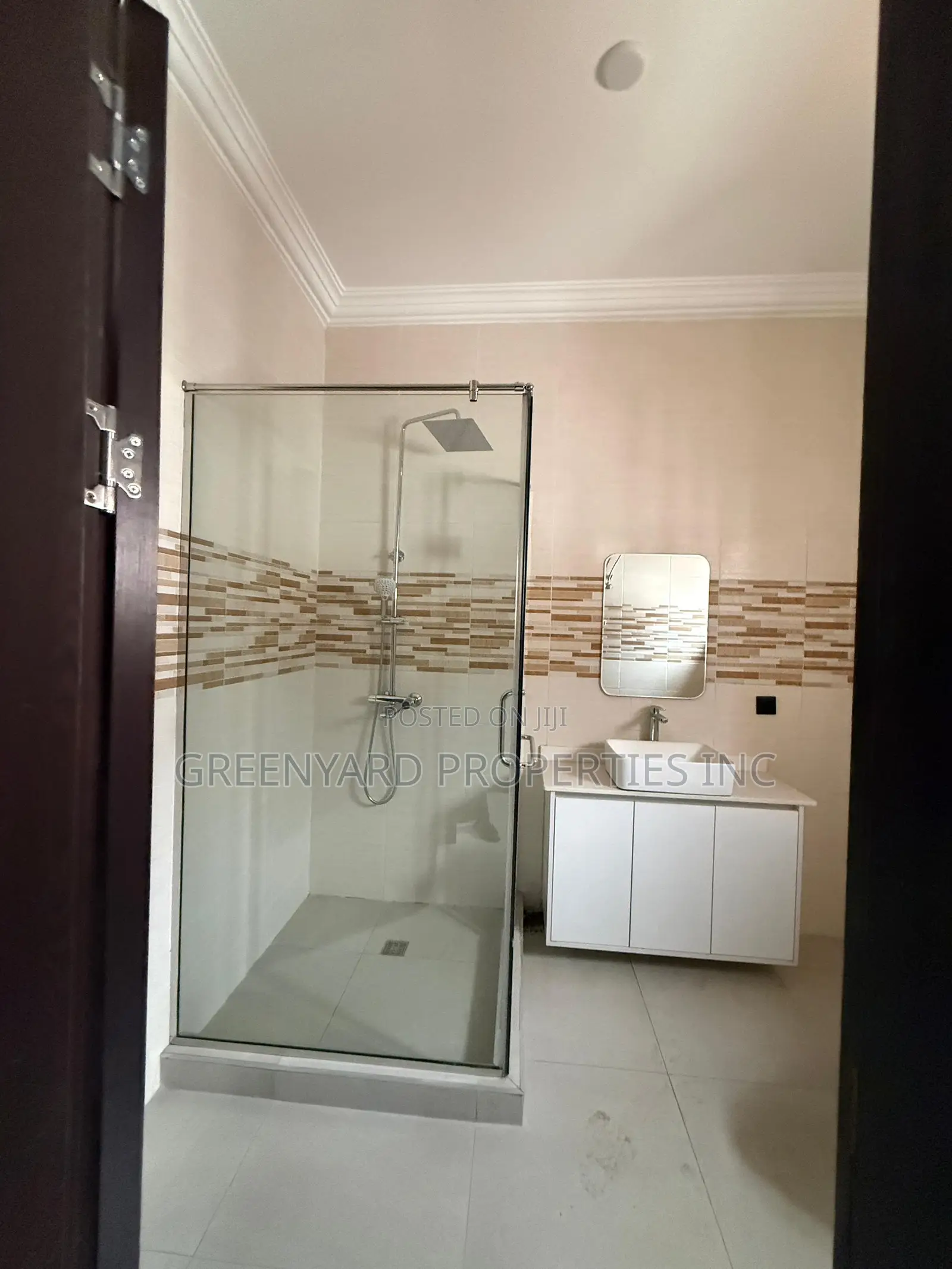 4bdrm House in Aviation, Adenta for rent
