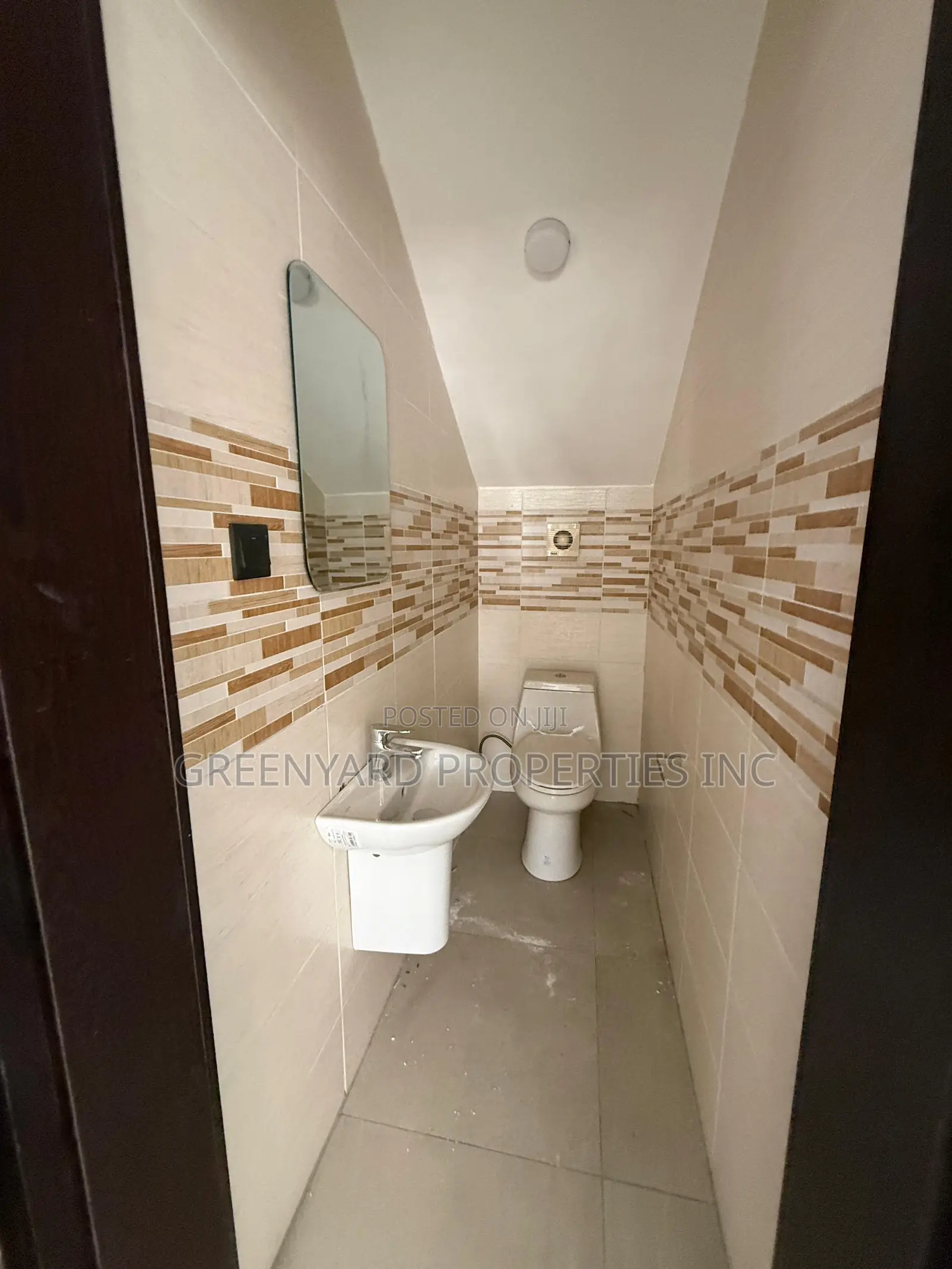 4bdrm House in Aviation, Adenta for rent