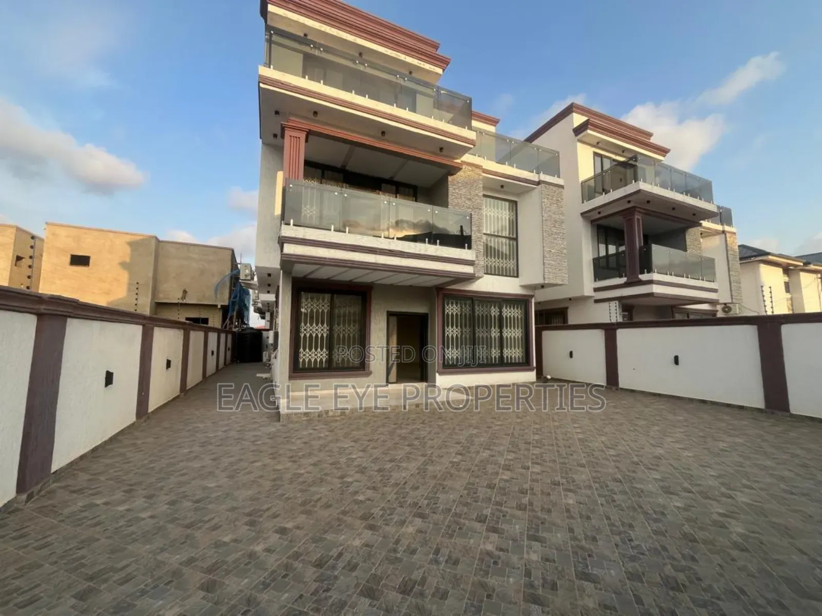 5bdrm House in East Legon for sale