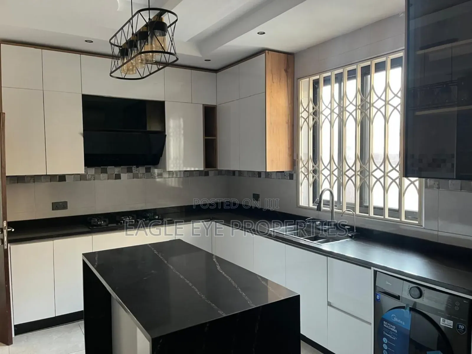 5bdrm House in East Legon for sale