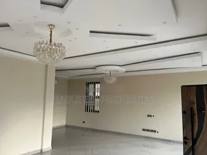 5bdrm House in East Legon for sale