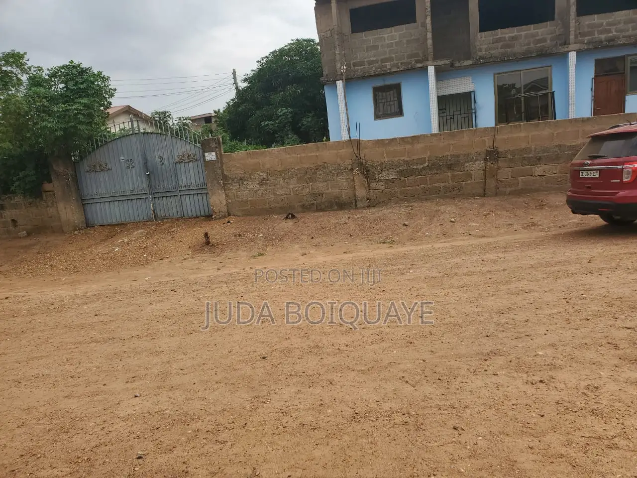 8 Bedroom Incompleted House Forsale