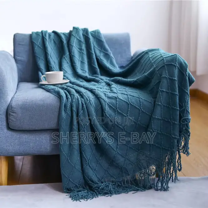 Throw Blanket With Tassel