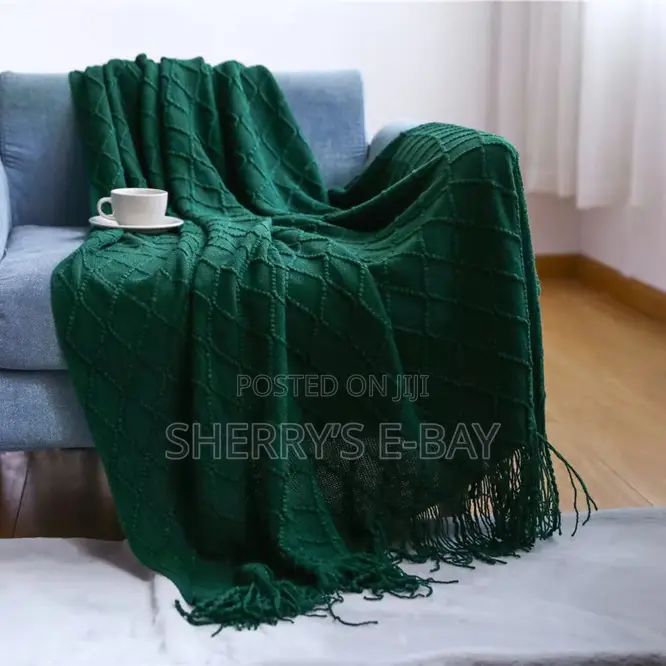 Throw Blanket With Tassel