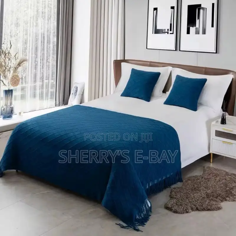 Throw Blanket With Tassel