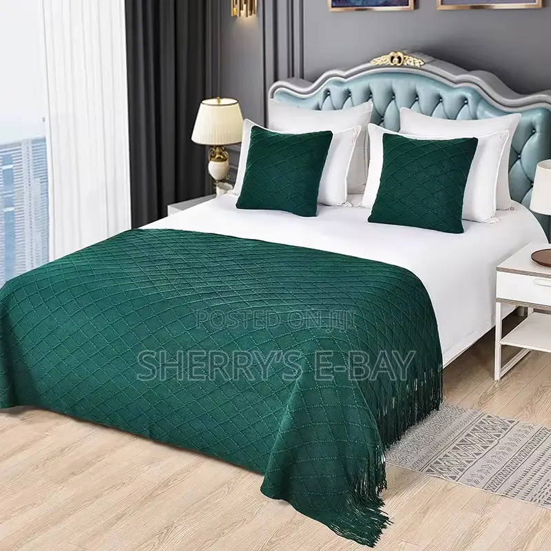 Throw Blanket With Tassel