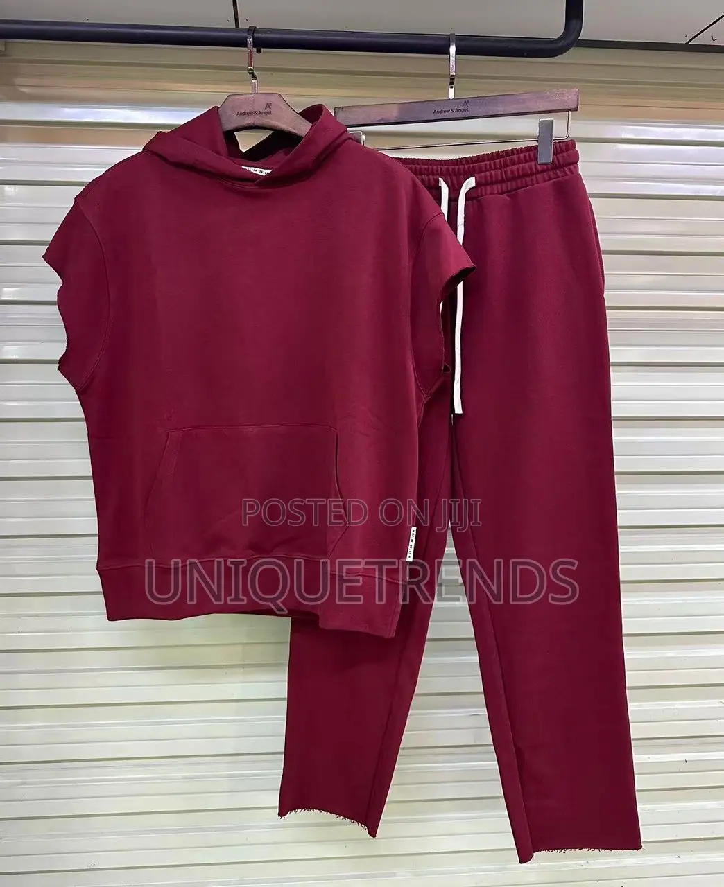 Sleeveless Top and Down Hoodies
