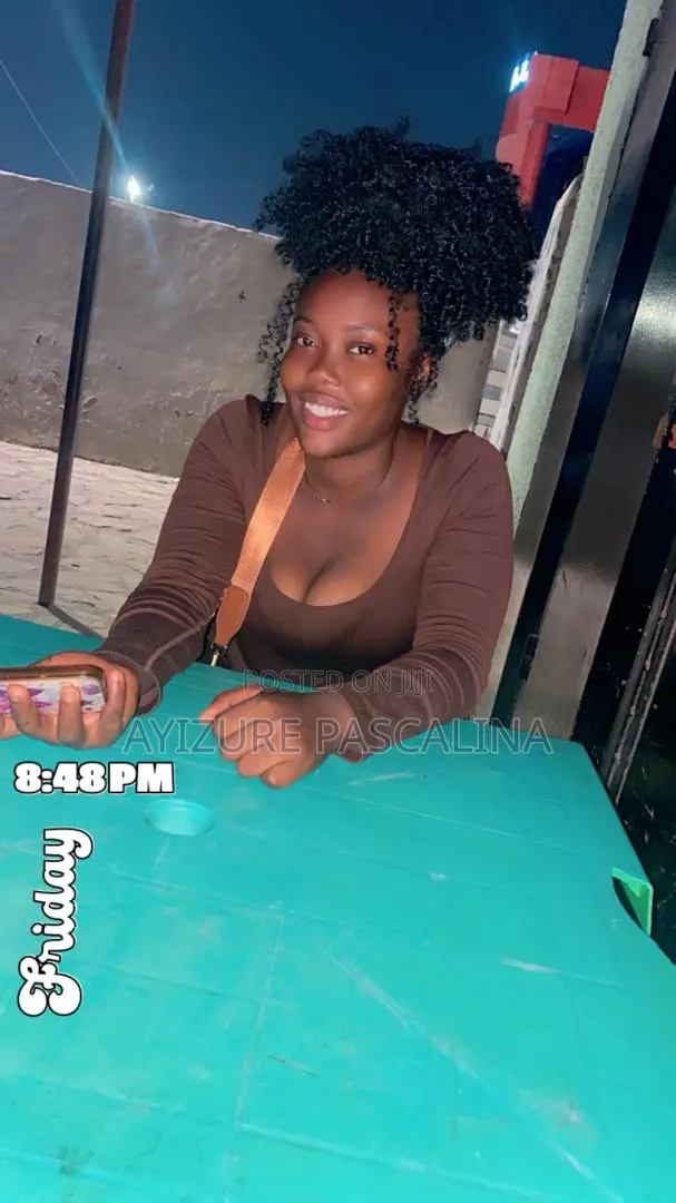 Live in House Help (Female