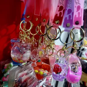 Liquid Floating Keychain – Cute Aesthetic Bag Charm
