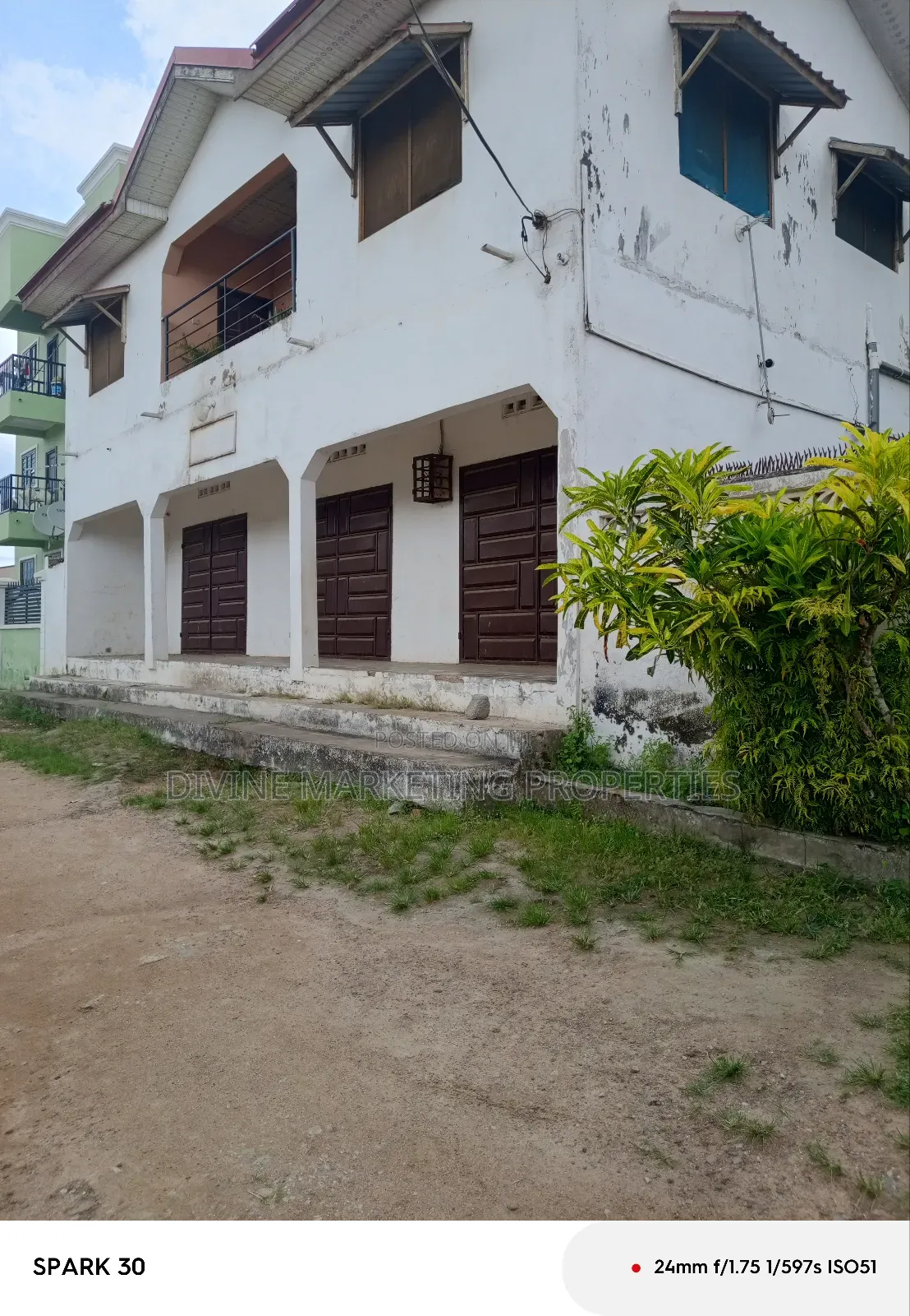 8bdrm House in Ablekuma To Amasaman for sale