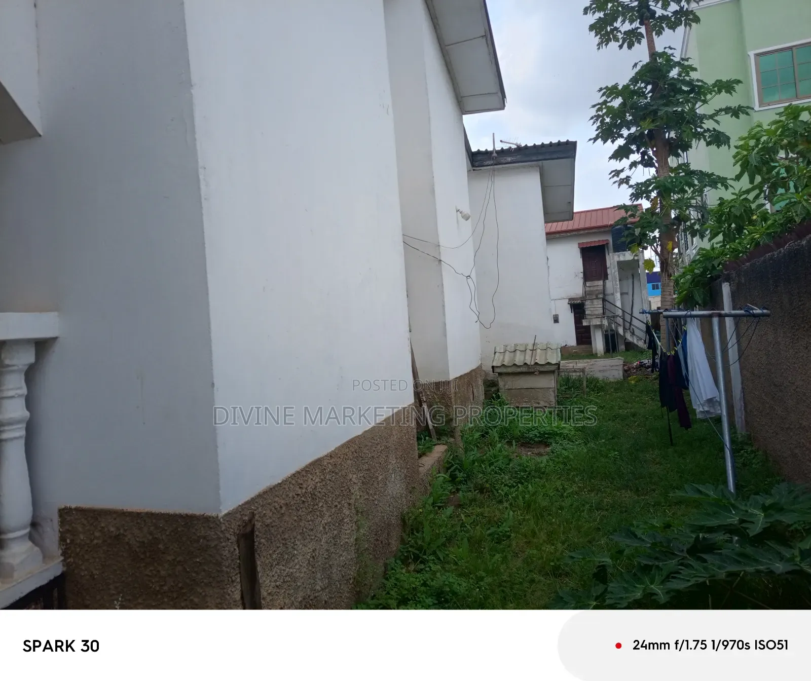 8bdrm House in Ablekuma To Amasaman for sale